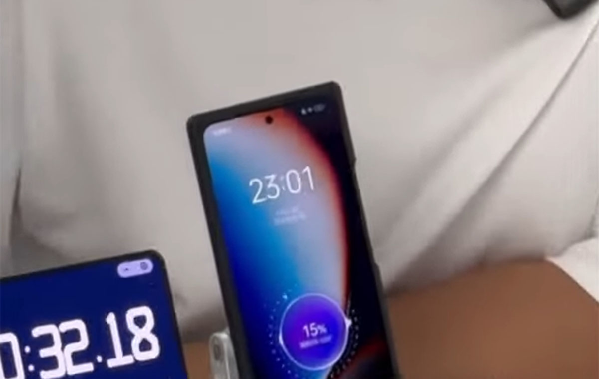 Érkezik és videón a realme extrém gyors, 300W-os töltése