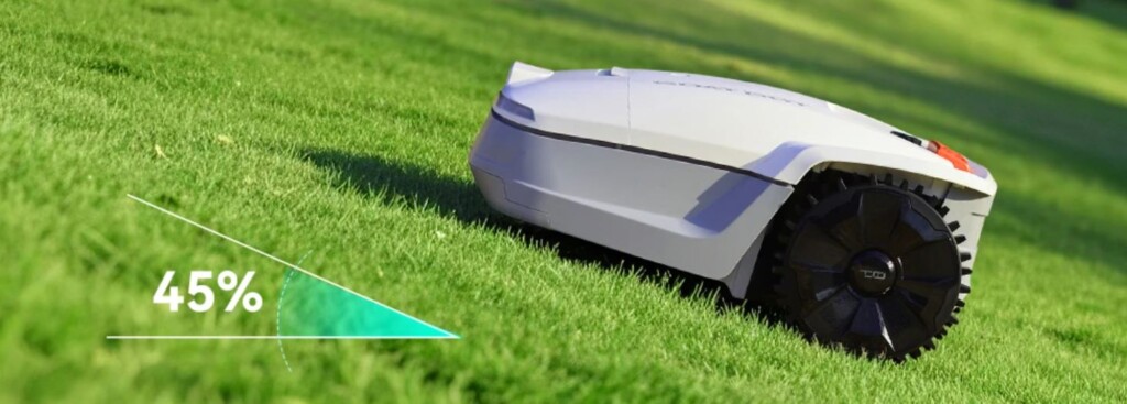 Goat Bot Unicut H1 meredek terepen felmegy