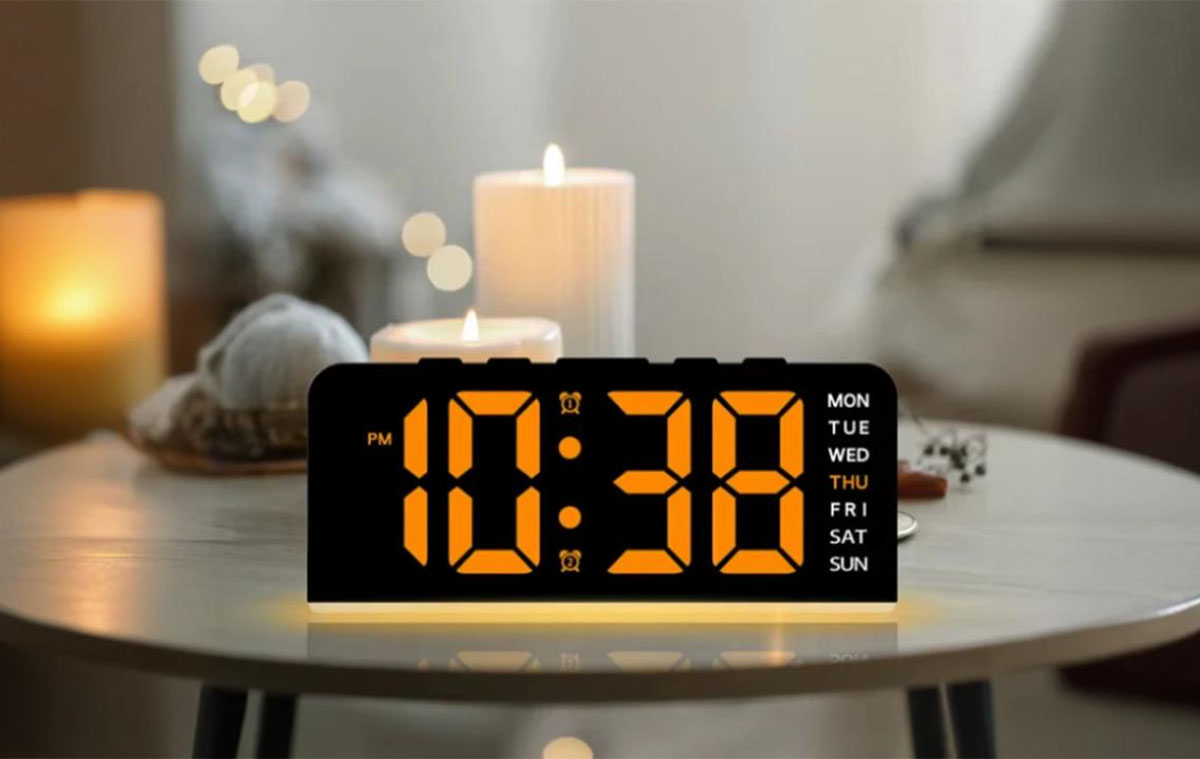 Egy látványos asztali óra, ami hőmérő is egyben