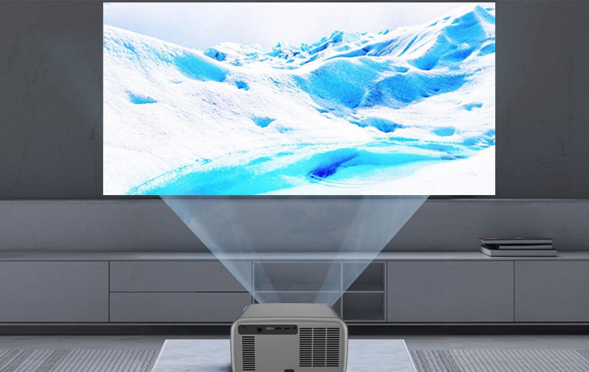 Professzionális projektor extrém nagy fényerővel a tökéletes otthoni mozihoz: Everycom Cubelite MAX