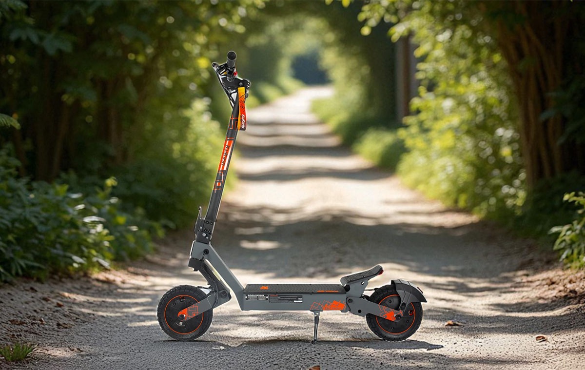 30 kilós szörnyeteg, 55 km/h-s tempóval: KuKirin G2 Ultra elektromos roller