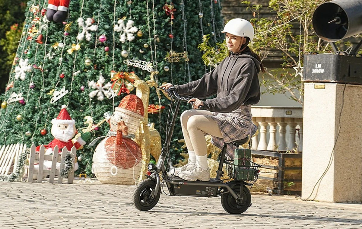 Az ultraolcsó elektromos roller, ami egy könnyűsúlyú motor