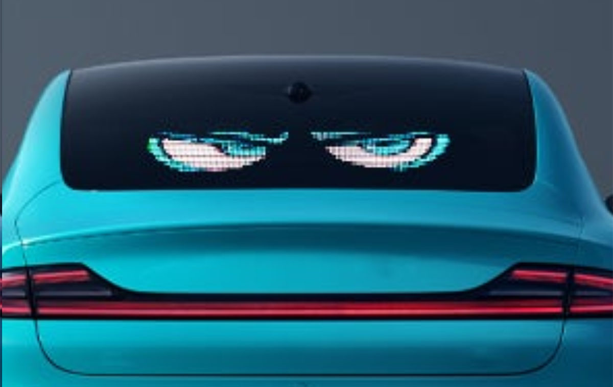 Valami menő kellene az autódba, vagy otthonra? Itt ez az okos kijelző