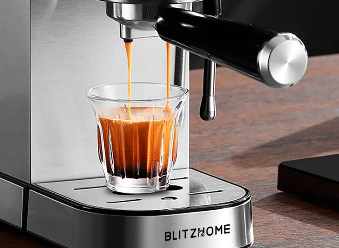 BlitzHome CM5520 kávét főz