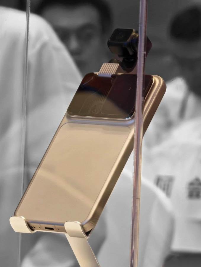 HONOR Robot Phone kamerával