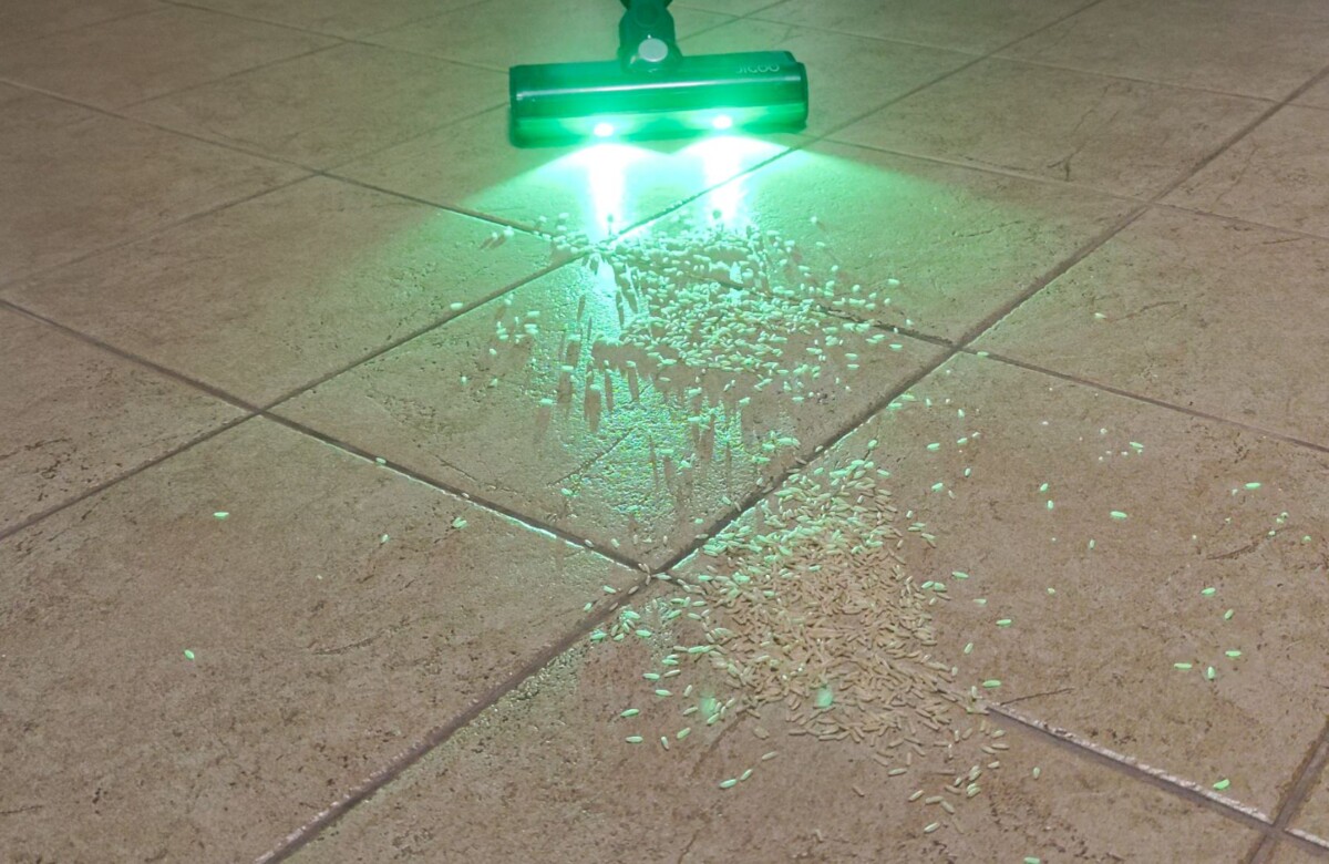 Jigoo V700 zöld világítás