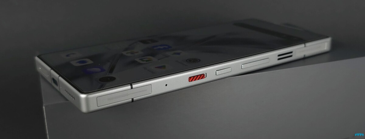 REDMAGIC 11 Pro gombok, Magic Key