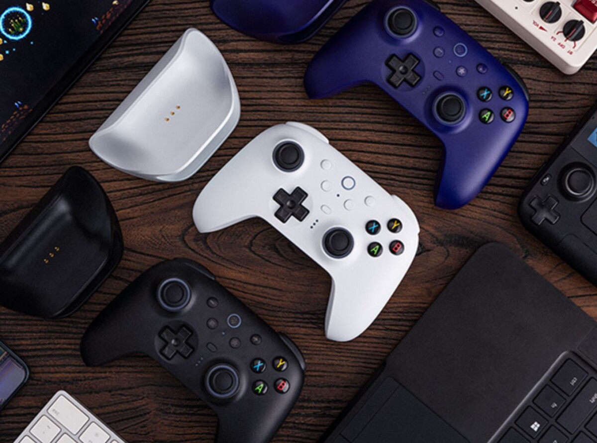 BitDo Ultimate 2 mindennel használható