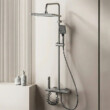 A luxus zuhany automatikus hőmérséklet megtartással, három zuhanyfejjel