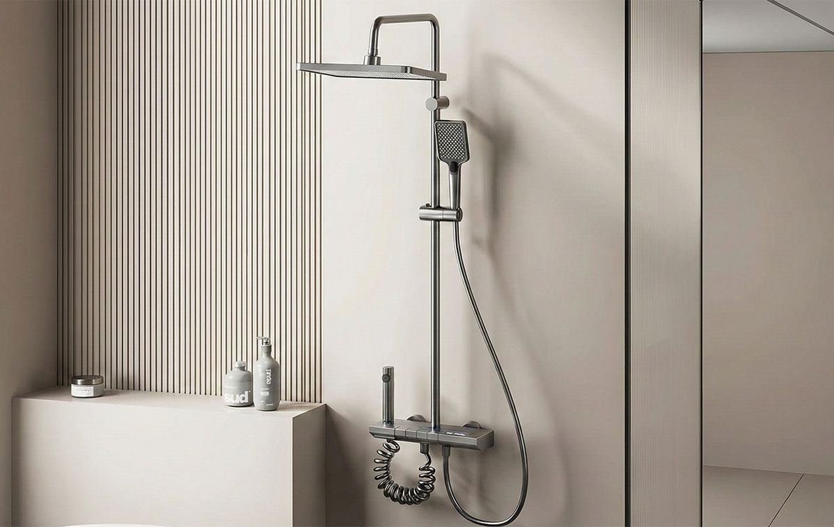 A luxus zuhany automatikus hőmérséklet megtartással, három zuhanyfejjel