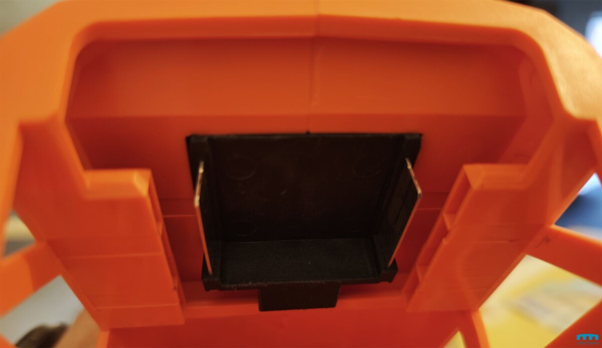 Foursun LB01 gépen lévő csatlakozó