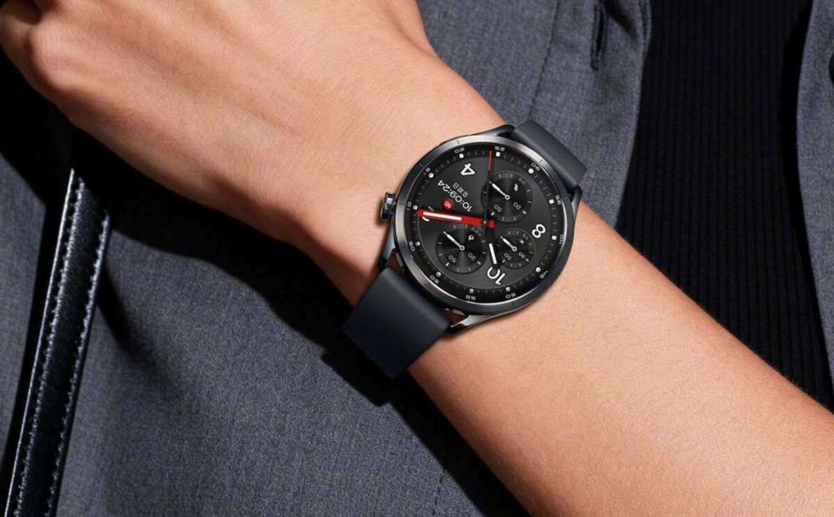 Xiaomi Watch S5 csuklón