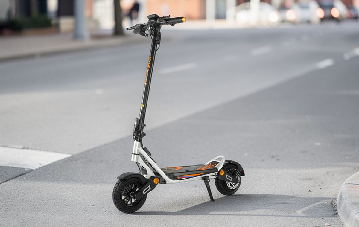 Az elektromos roller ami olcsó és azt tudja, amit egy drága