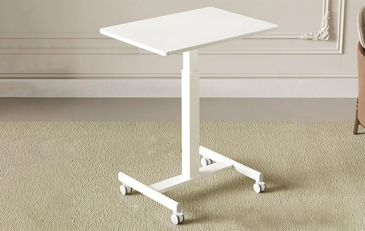 Ötletes mozgatható asztal akár állnál, akár ülnél