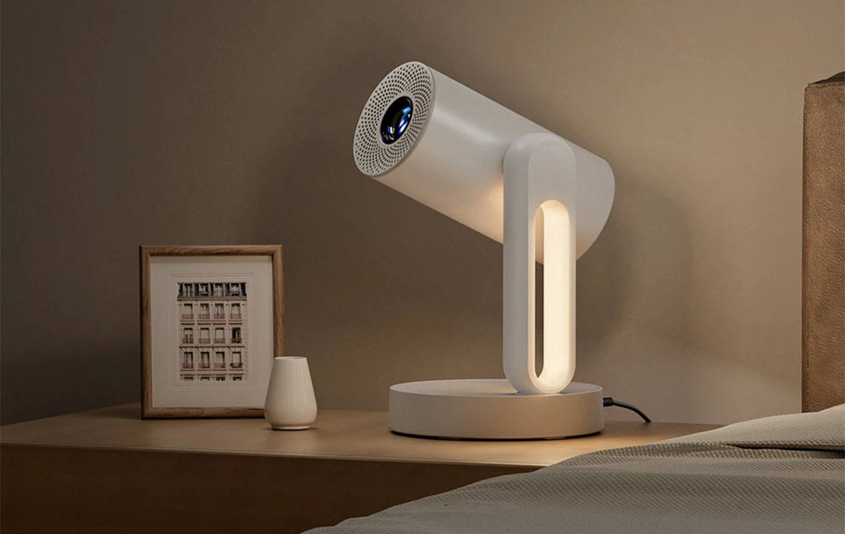 A legolcsóbb Android TV és streaming projektor egy RGB lámpa is egyben