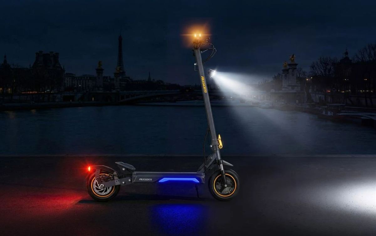 Ausom K20 elektromos roller világítás
