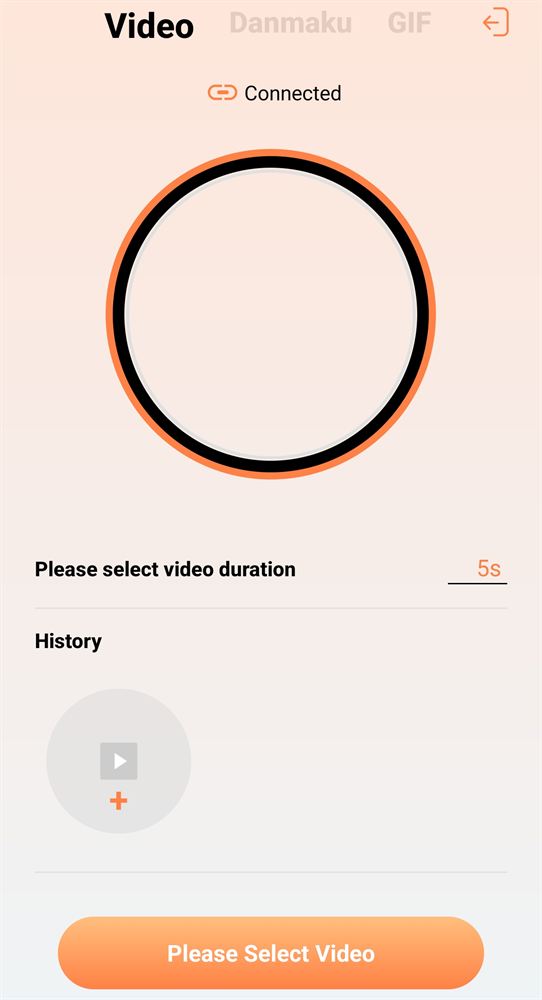 Okos kitűző kijelzővel videó