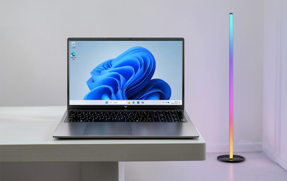 12-magos-laptop-szinte-fillerekert-es-a-leglatvanyosabb-legolcsobb-rgb-lampa