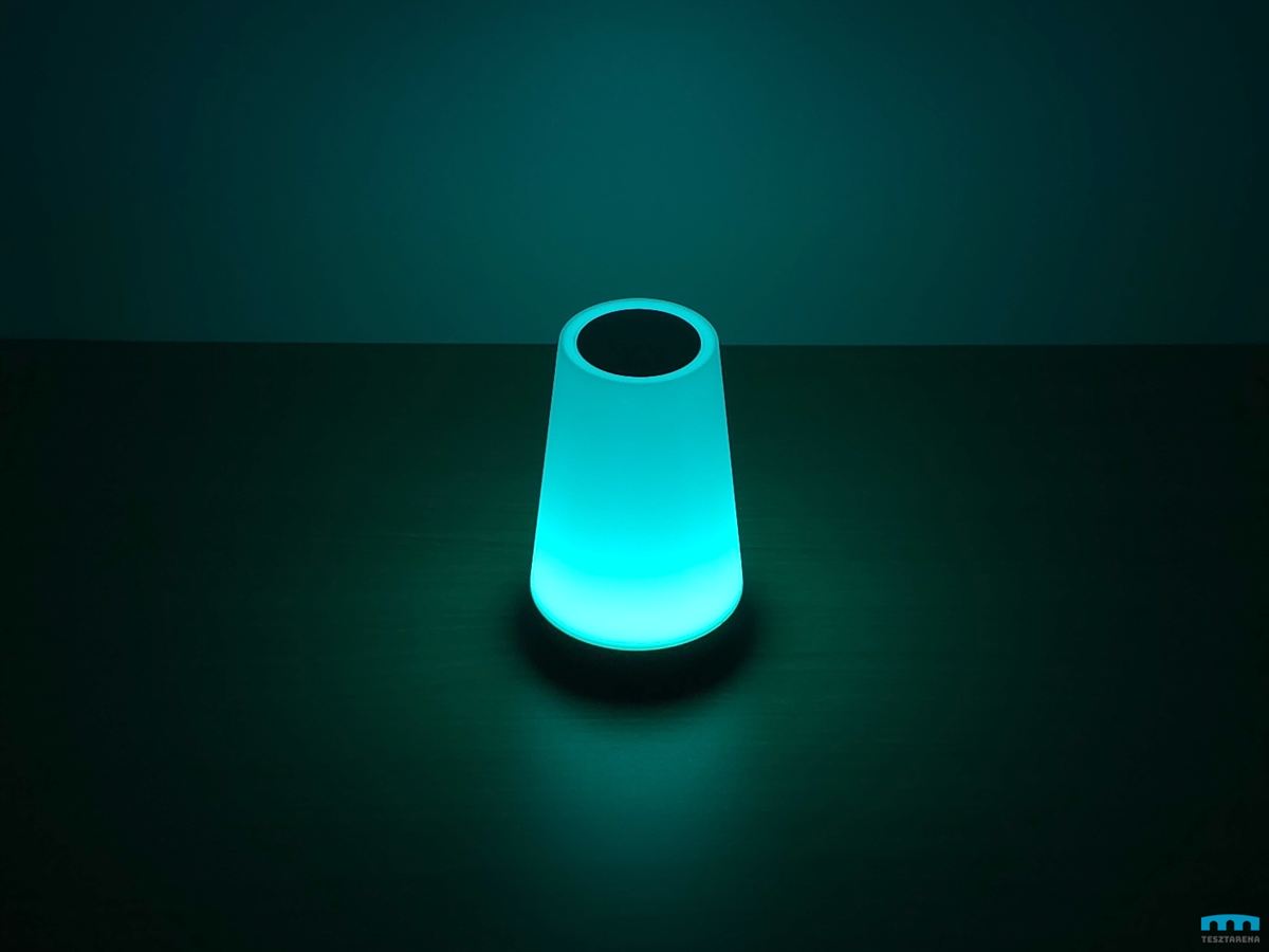 RGB éjjeli lámpa színes világítással