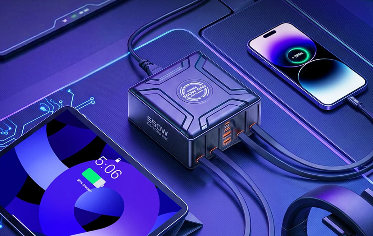 A Blitzwolf BW-S34 legyen, ha valami durvább USB-s töltő kellene beépített kábelekkel