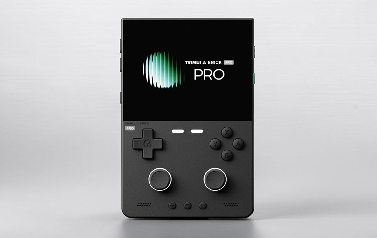 A TRIMUI Brick Pro látványos retró konzol két Hall-effektusos analóg karral