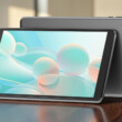 Ez a 24 000 Ft-os mini tablet alig foglal helyet, mégis sokkal kényelmesebb egy telefonnál