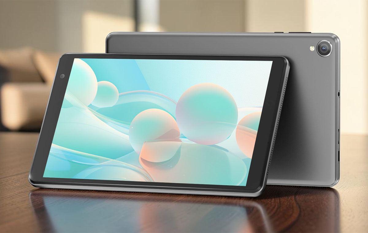Ez a 24 000 Ft-os mini tablet alig foglal helyet, mégis sokkal kényelmesebb egy telefonnál