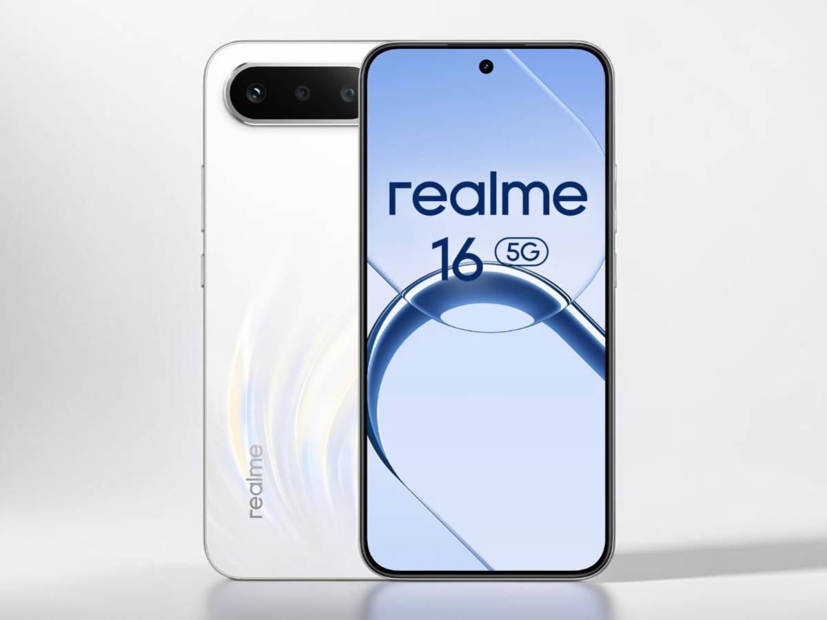realme 16 ezüst színben, stúdió háttérrel