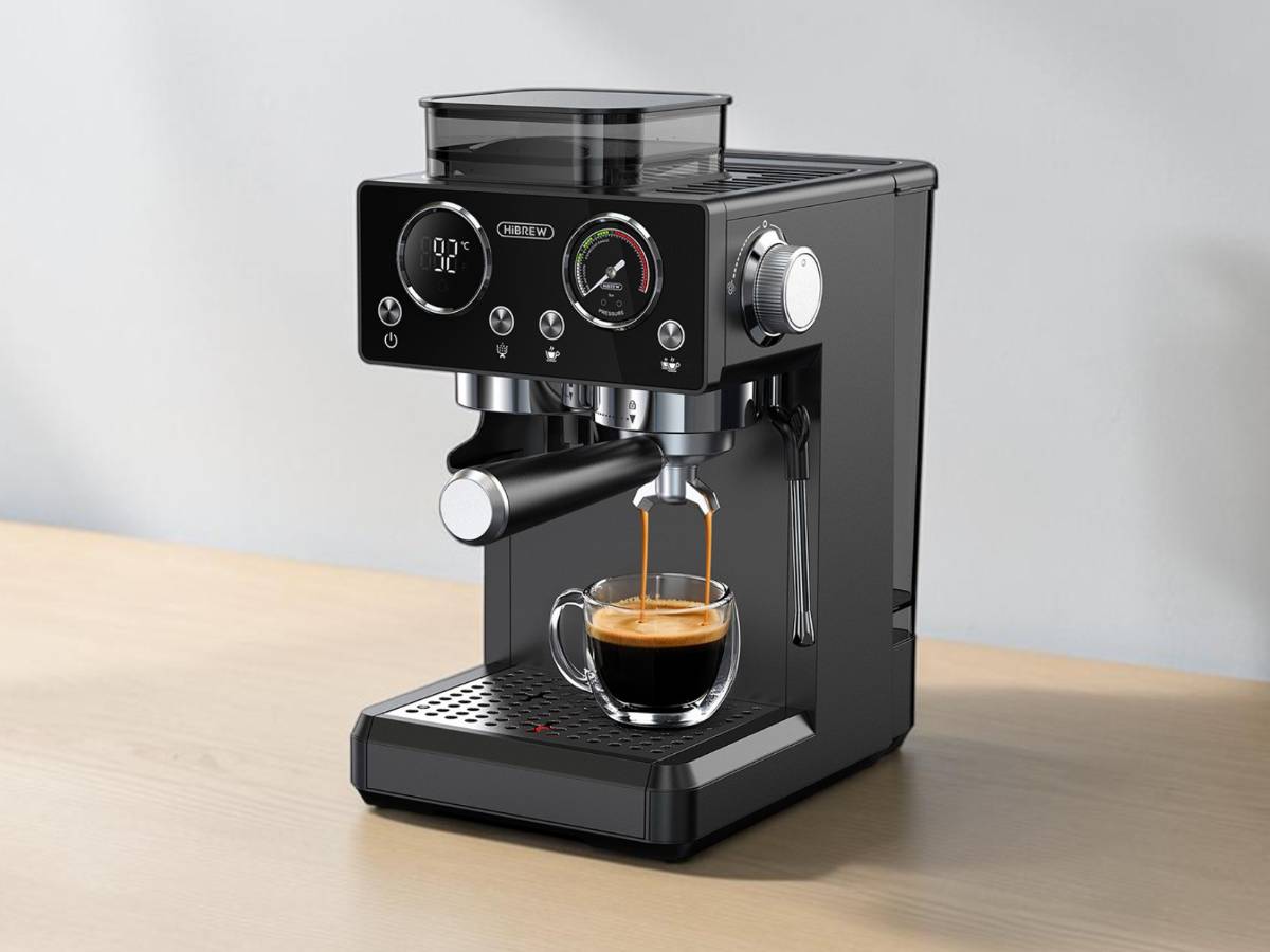 HiBREW H20 kávéfőző asztalon