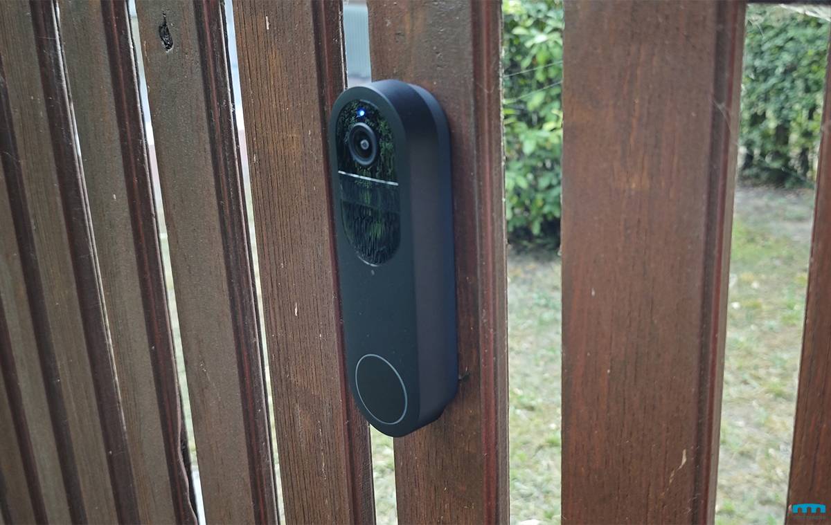 Reolink D340B kerítésen