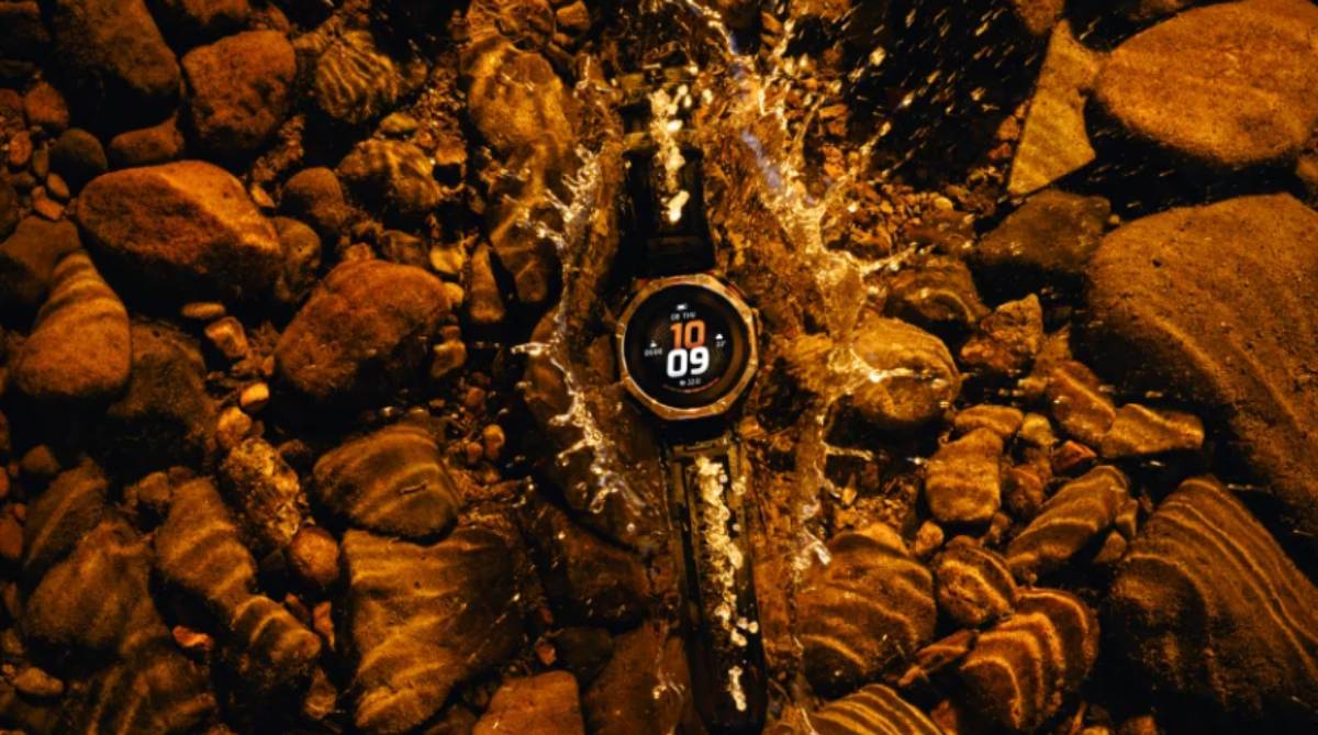 Amazfit T-Rex Dual Solar vízálló okosóra