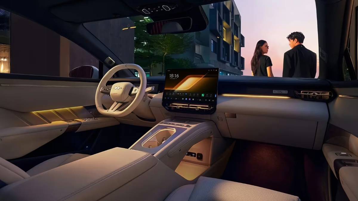 BYD Fang Cheng Bao Formula S beltere