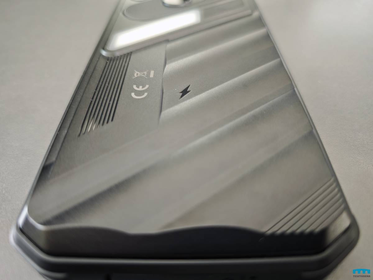 AGM X7 Pro hátlap részletek