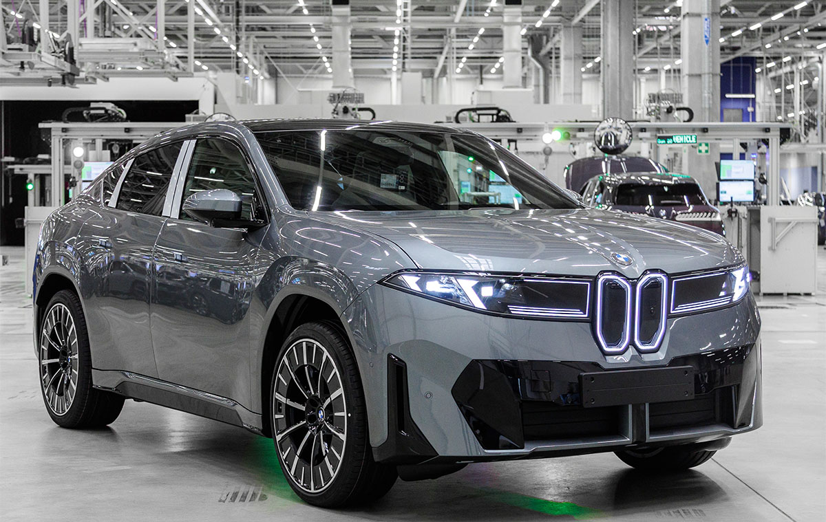 BMW iX4 autó