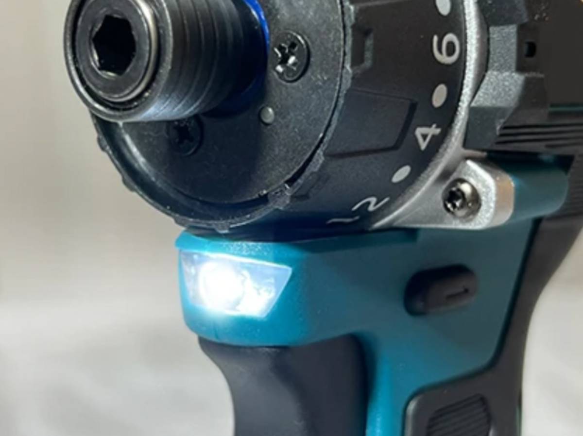 Drillpro akkumulátoros csavarbehajtó világítás