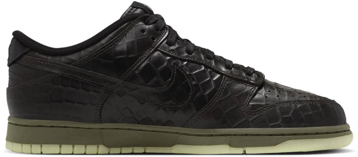 Nike Dunk Low “Shibuya Halloween” oldalnézet
