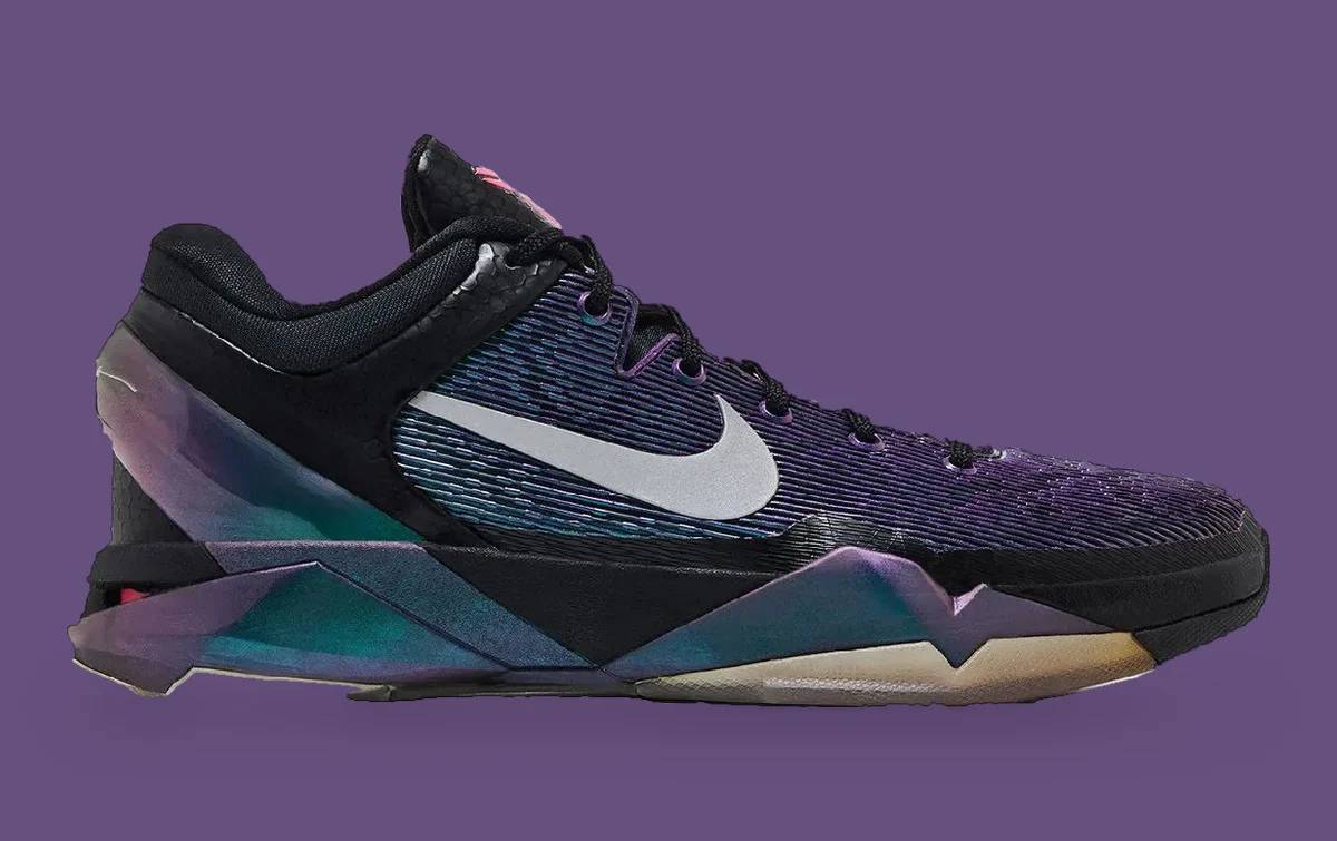 Nike Kobe 7 Protro “Invisibility Cloak” oldalról