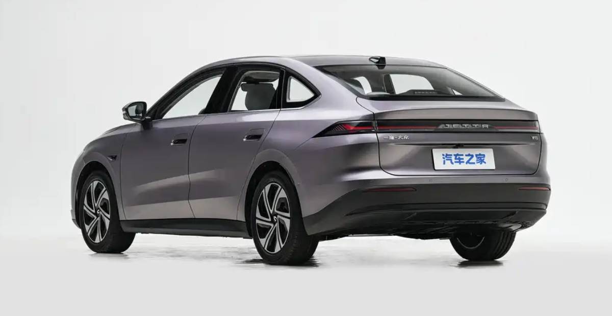 Volkswagen Jetta M6 hátulról